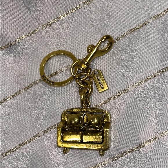 Gold Key Charm - Picture 3 of 4